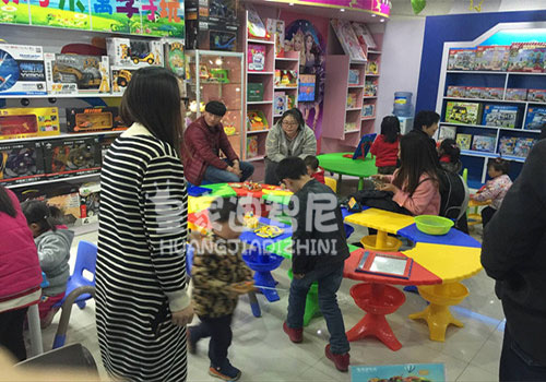 皇家迪智尼-兒童玩具市場