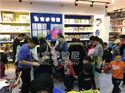  兒童玩具店“問題玩具”存在大危險