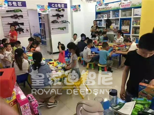 開玩具店賺錢嗎 -行業(yè)動態(tài)-皇家迪智尼兒童玩具店加盟官網(wǎng)