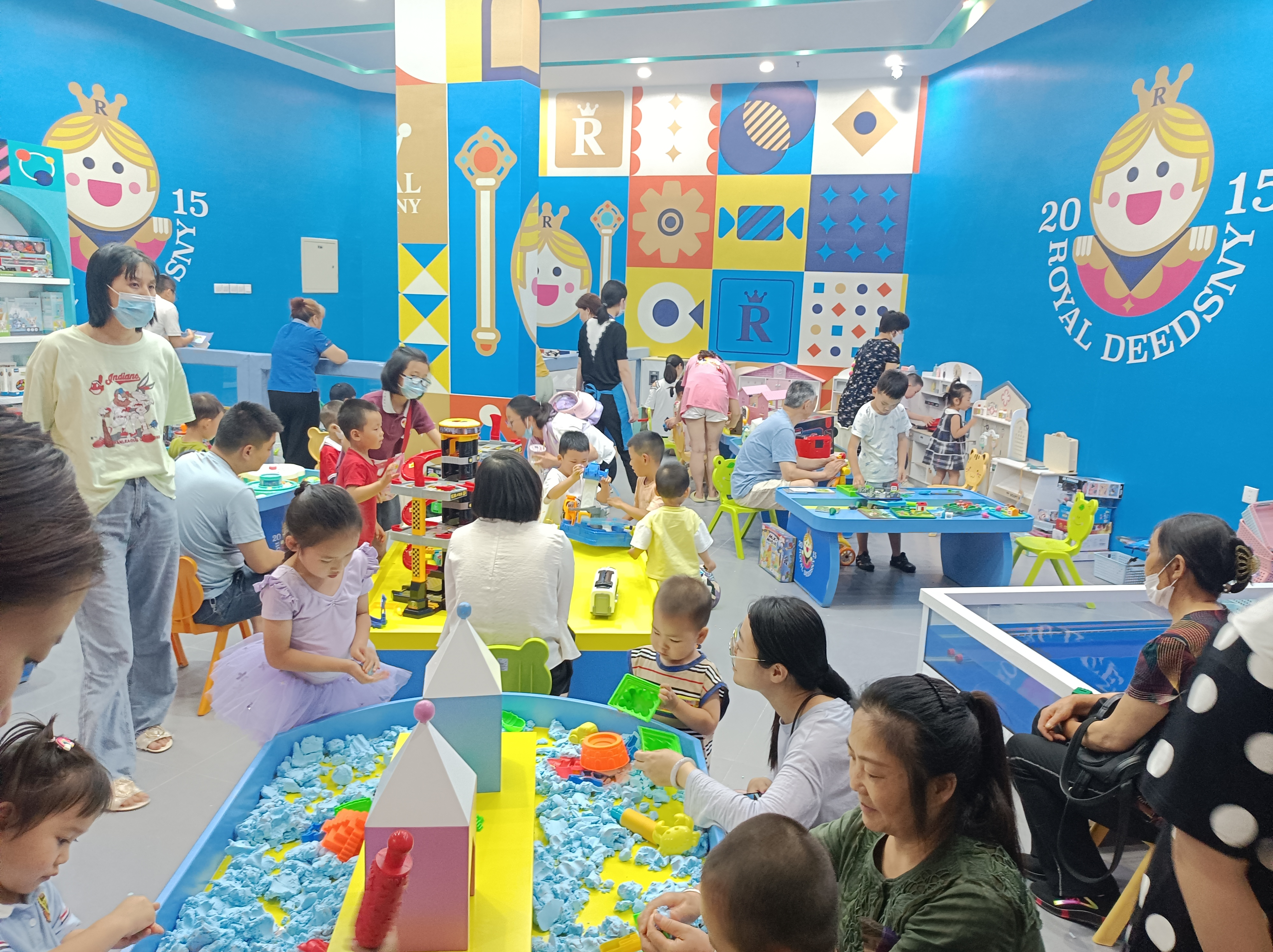 兒童玩具品牌授權店是如何能夠賺取人生中的一桶金?