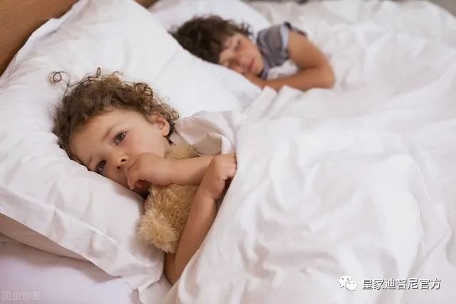 皇家迪智尼 I 哄睡、再三催促，孩子就是晚上就不愿意睡覺?。。?></div>
						<div   id=