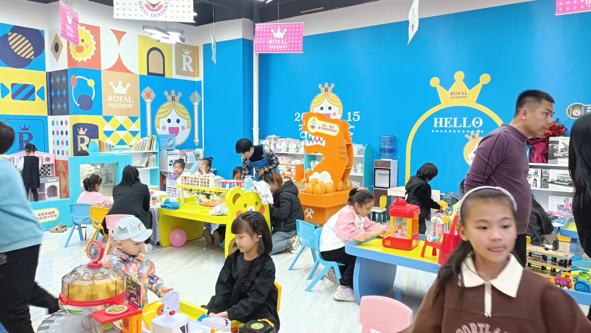皇家迪智尼 I 玩具店一臺電視機，為什么能夠增加店鋪營業(yè)額！